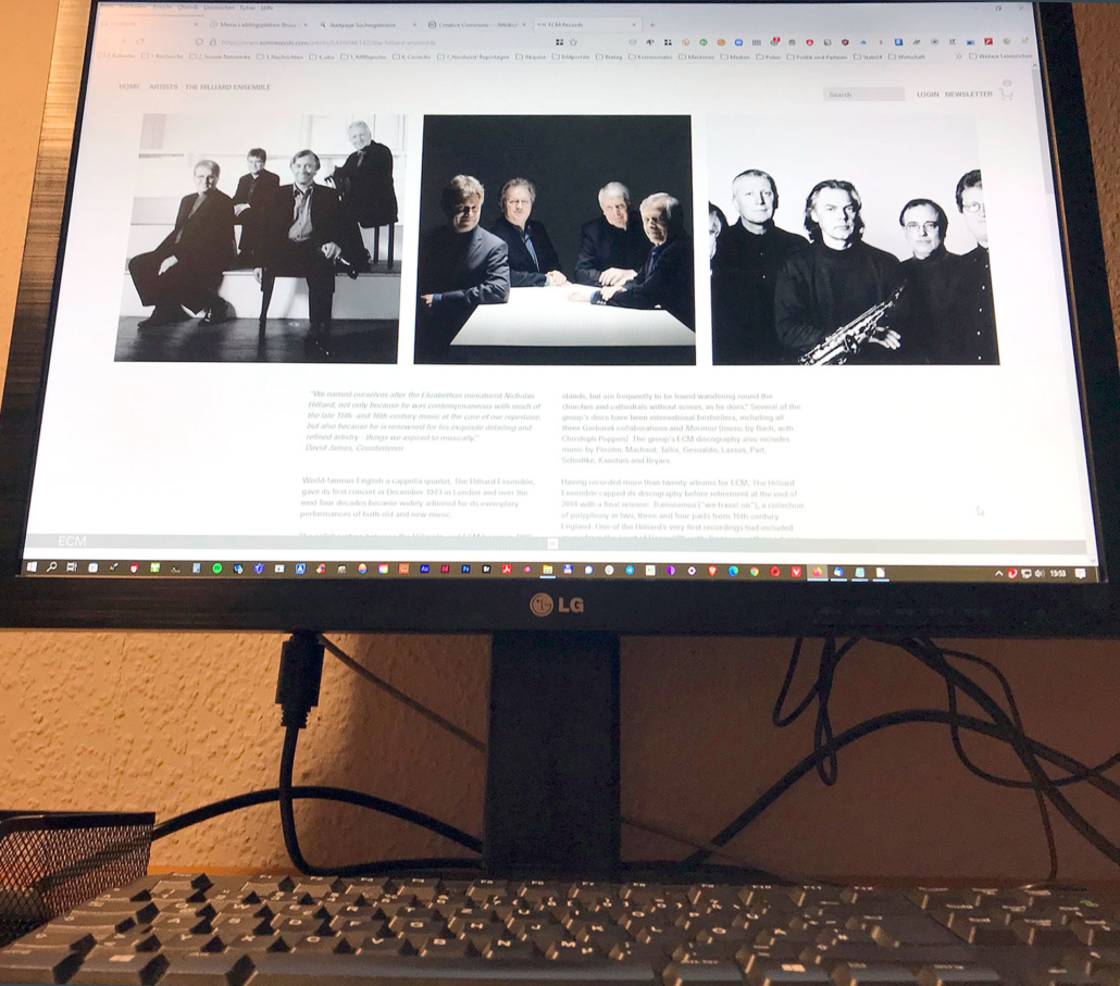 Informationen über das Hilliard Ensemble auf einem PC-Bildschirm.