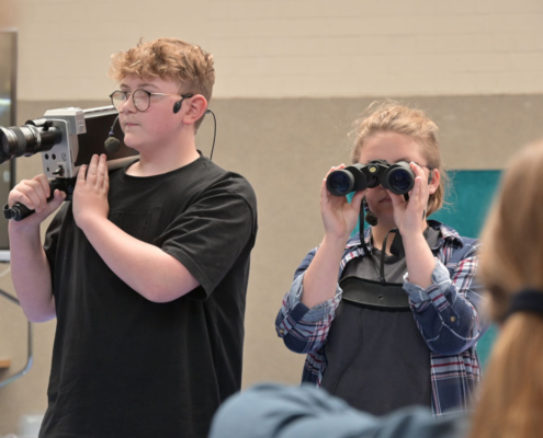Big Brother is watching you: Beim Musical Hinterm Horizont darf die Stasi nicht fehlen.