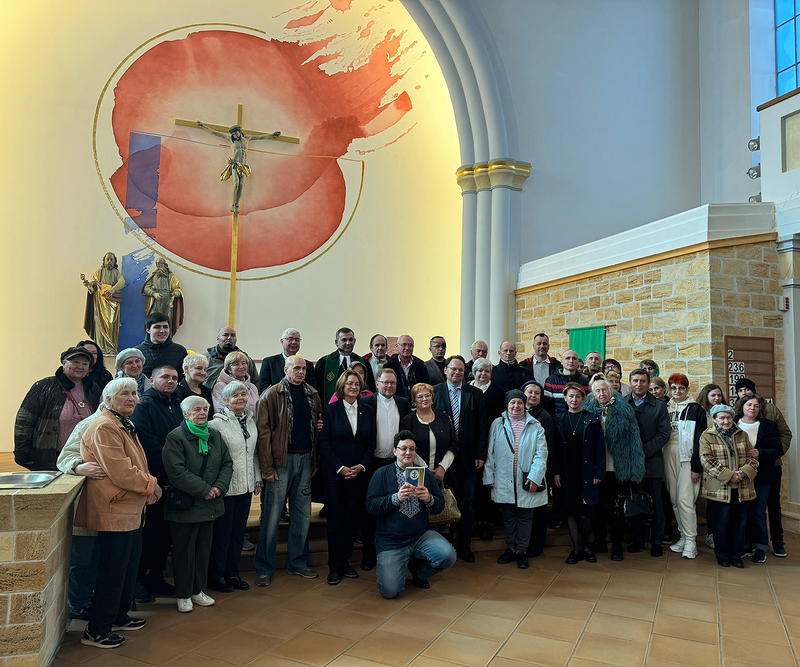 Ukrainebesuch-Grotheer-Kuschnerus-Gottesdienstbesucher